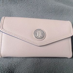 NWOT!! TOMMY HILFIGER BLUSH WALLET